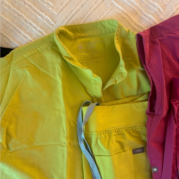 Used FIGS uniforms x4 (Black, pink, bright green, and orange) - Picture 5 of 7